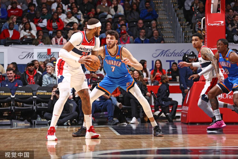 足球比赛中 足球比赛中