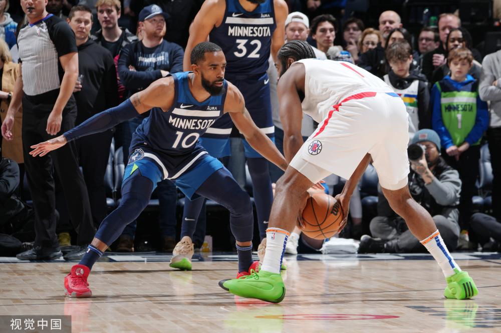 他不仅通过 他不仅通过